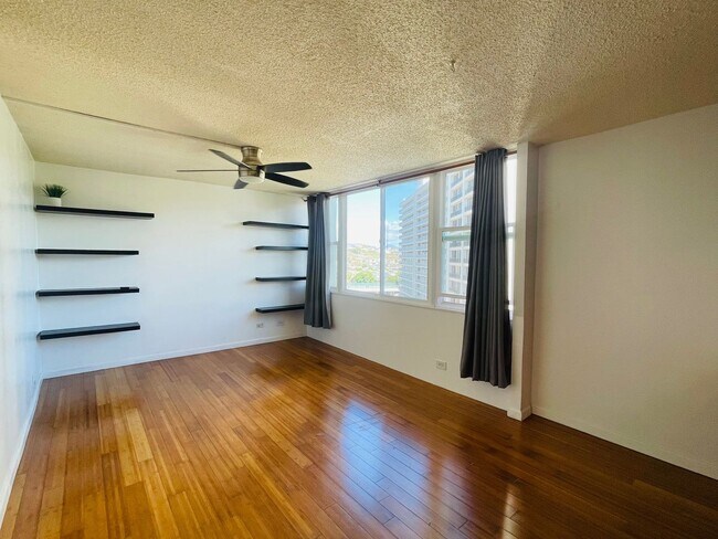 Building Photo - Partly Furnished 3-bedroom, 1.5-bath condo...