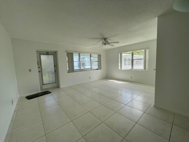 Building Photo - 343 Windsor O