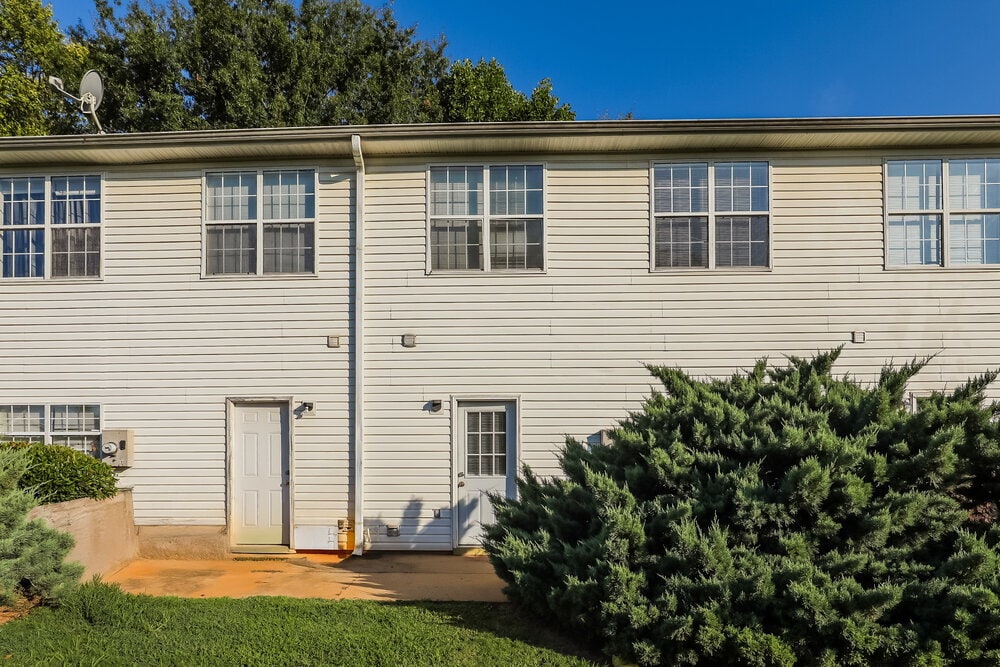 Building Photo - 2497 Brianna Dr