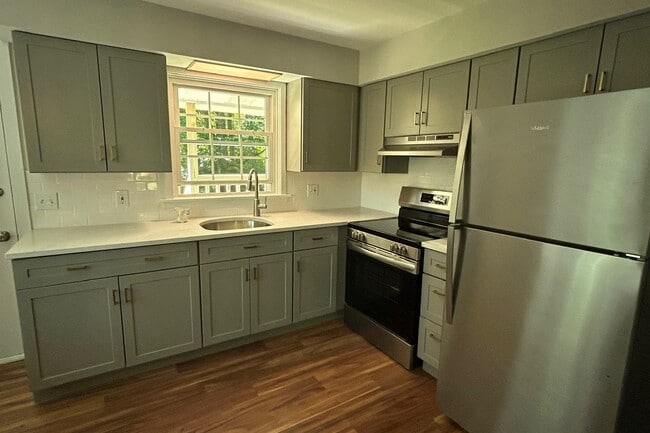 Building Photo - 10 Falls River Cir