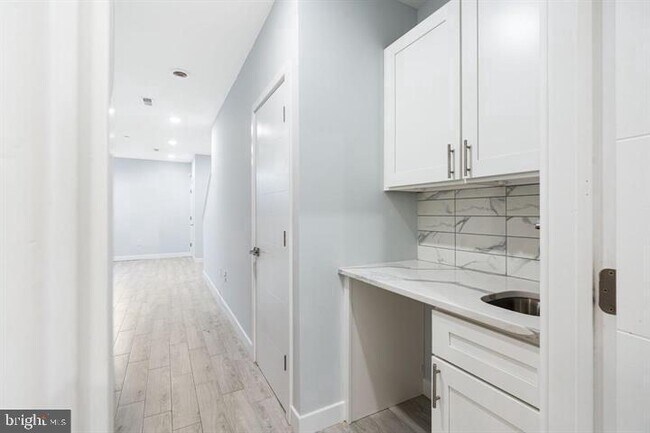 Building Photo - 1752 N Marshall St