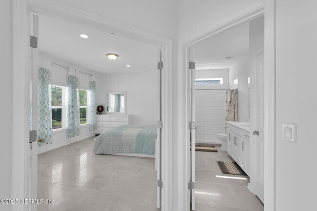 Building Photo - 147 Holly Forest Dr