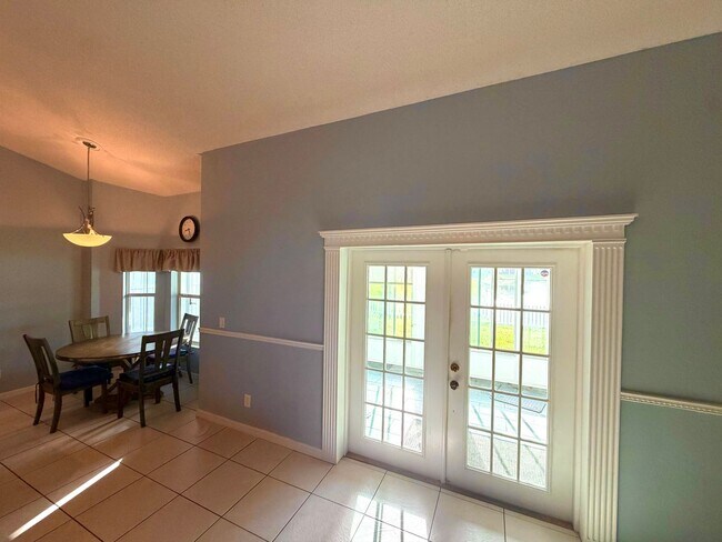 Building Photo - Waterfront 3/2 in River's Pointe - FOR RENT