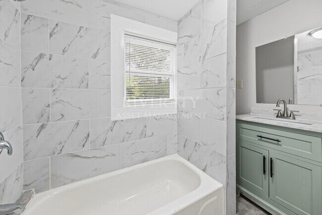 Building Photo - Cute 2 bedroom / 1 bathroom home in 38111 ...