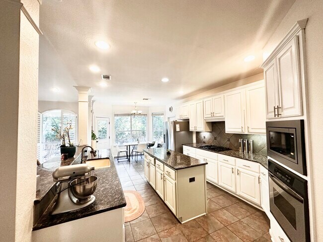 Building Photo - 10304 Peekston Dr