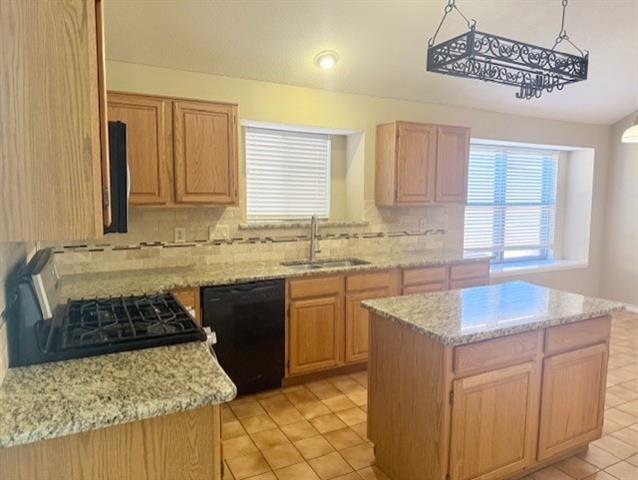 Building Photo - 3701 Dutton Dr