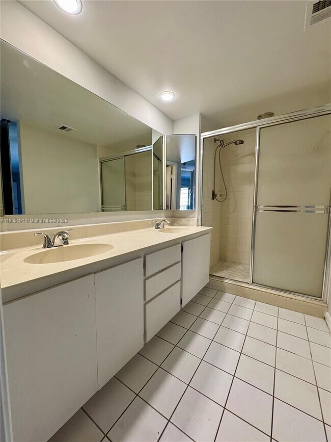 Building Photo - 9143D SW 23rd St