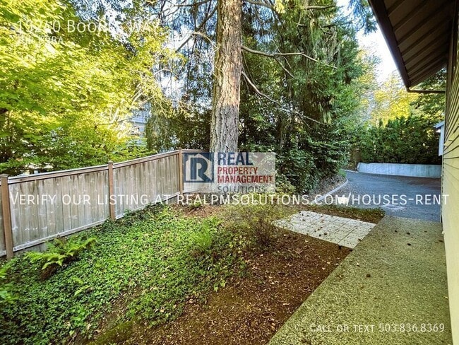 Building Photo - 15240 Boones Way