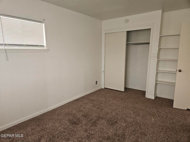 Building Photo - 3411 Garnet Dr