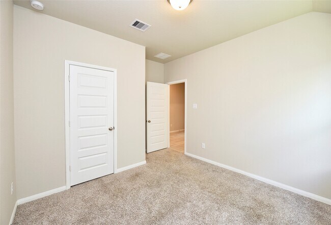 Building Photo - 1214 Oak Barrel Run