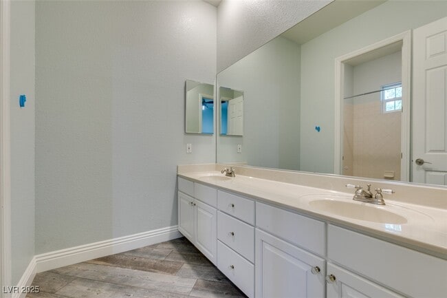 Building Photo - 1704 Cypress Manor Dr