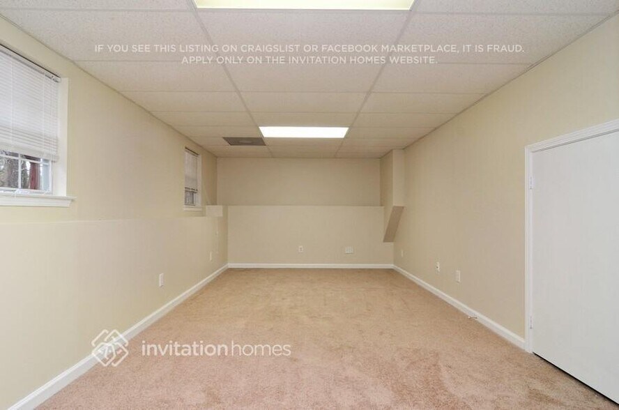 Building Photo - 124 Woodmill Ct