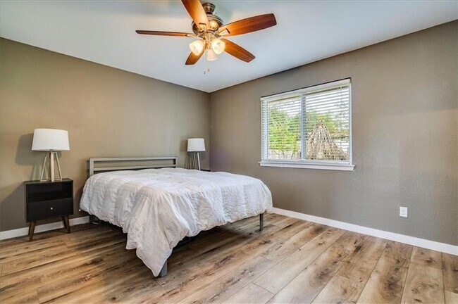 Building Photo - 11322 Bristle Oak Trail