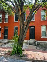 Building Photo - 1528 Menard St