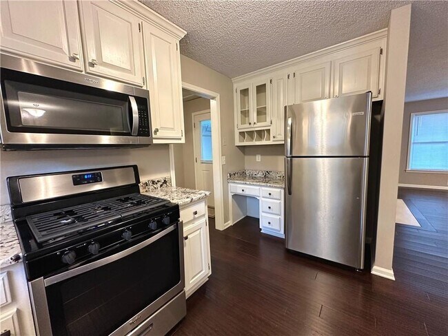 Building Photo - 1432 Lumpkin Campground Rd S