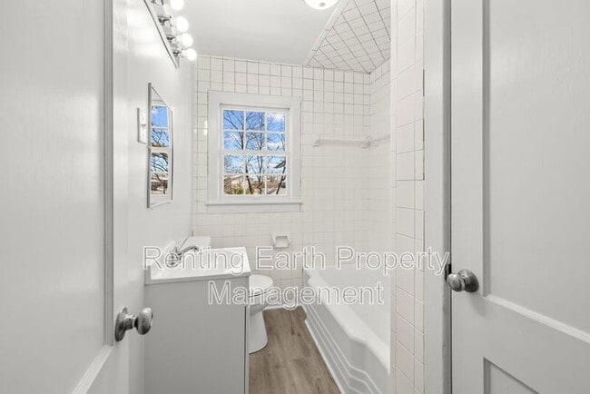 Building Photo - 1820 33rd St Ensley