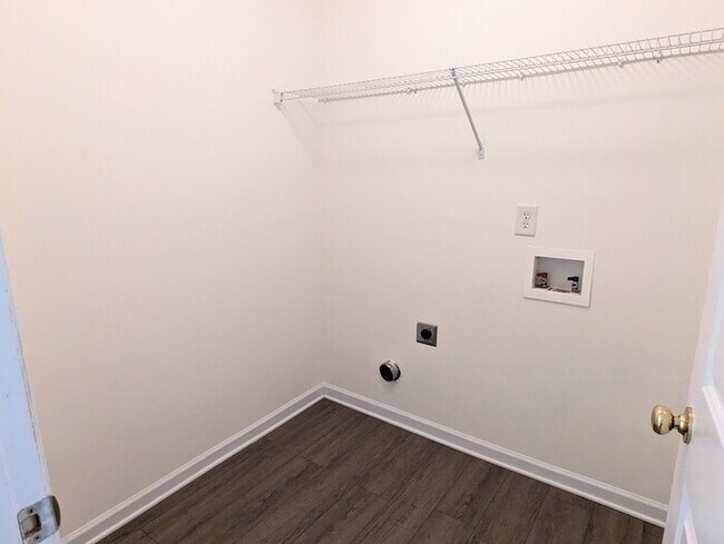 Building Photo - House 3 beds 2.5 baths