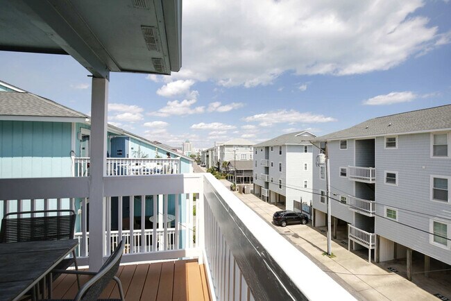 Building Photo - 608 Carolina Beach Ave S