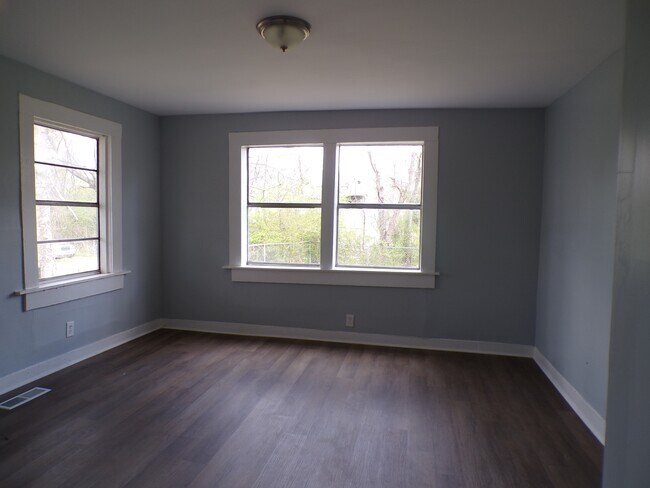 Building Photo - 5517 Sugar Ray Dr