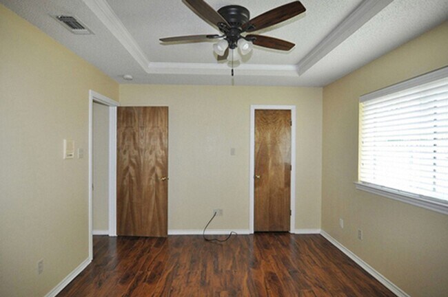 Building Photo - 2212 Diamond Point Dr