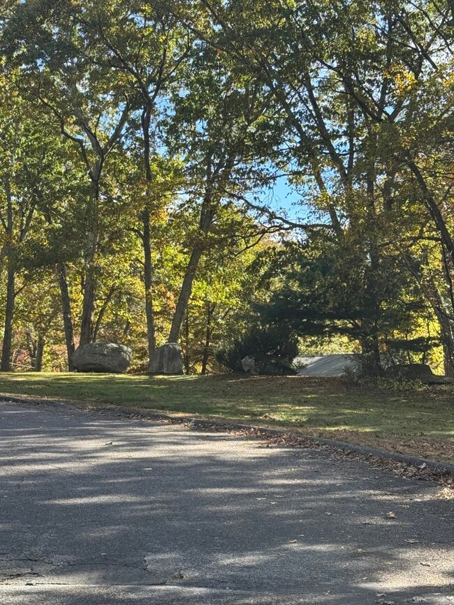 Building Photo - 20 Dartmouth Rd