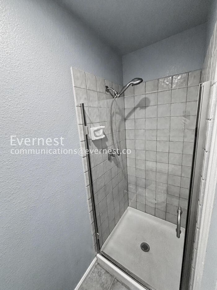 Building Photo - 7669 S Cove Cir