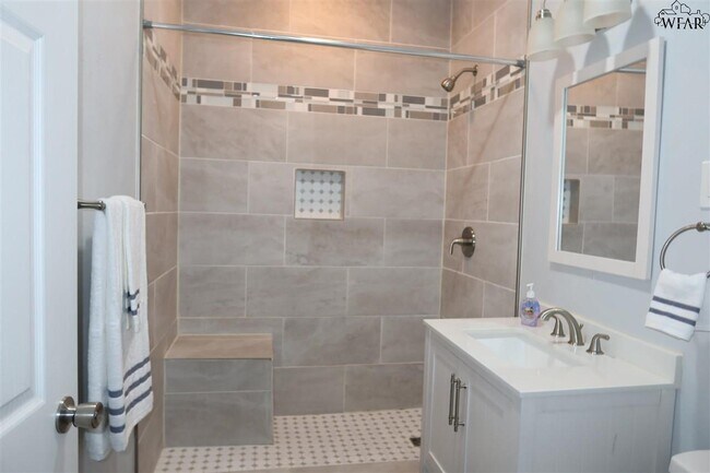 Building Photo - 707 N Foley St