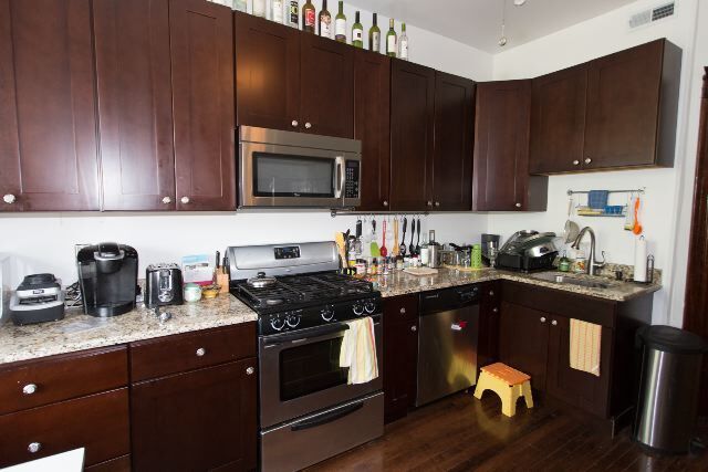 Building Photo - 870 W Buckingham Pl