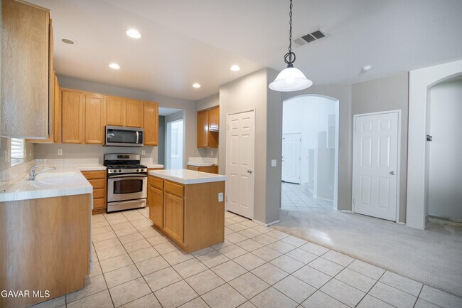 Building Photo - 40270 Vista Pelona Dr