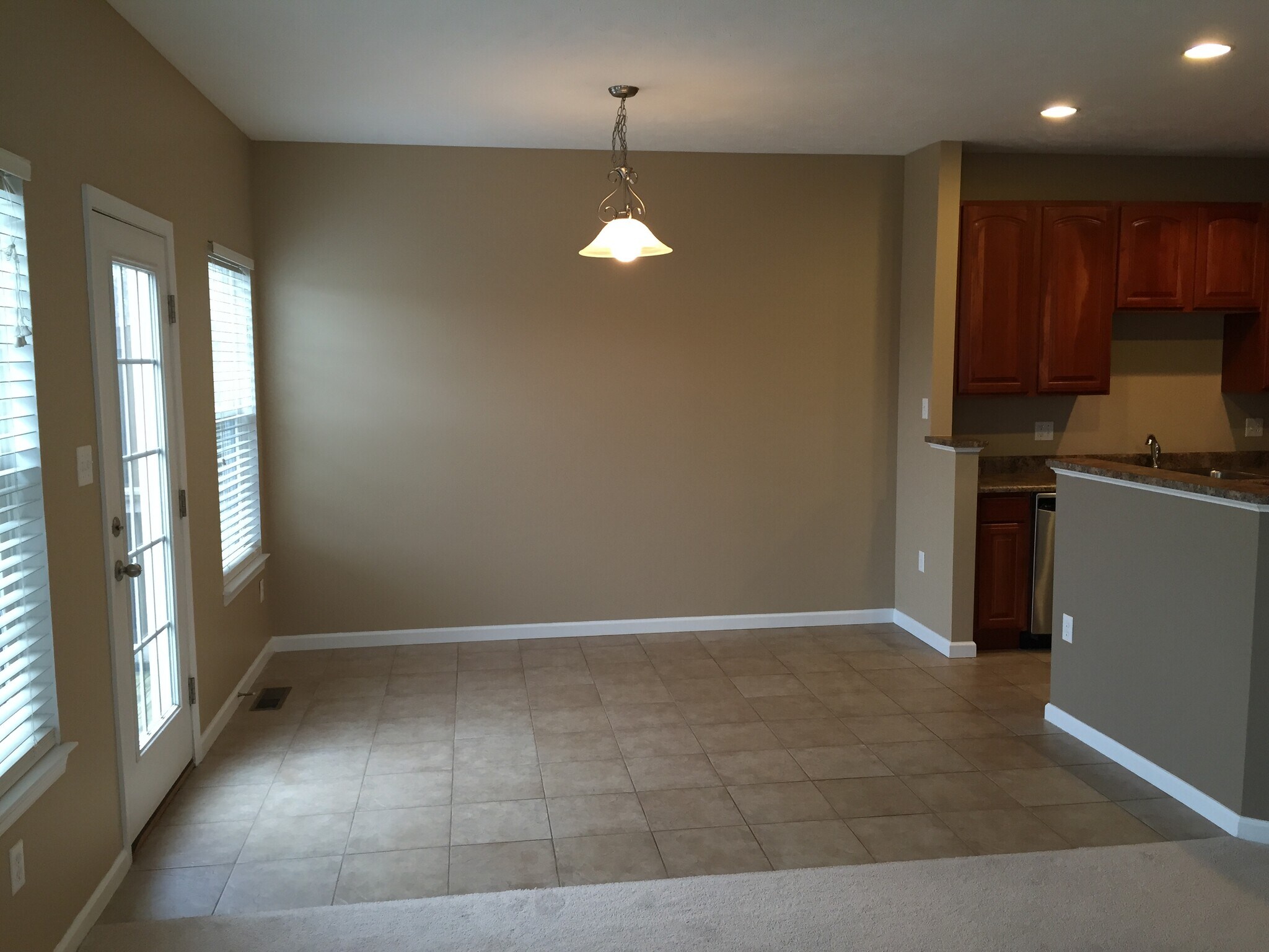 Building Photo - 214 Southern Valley Ct