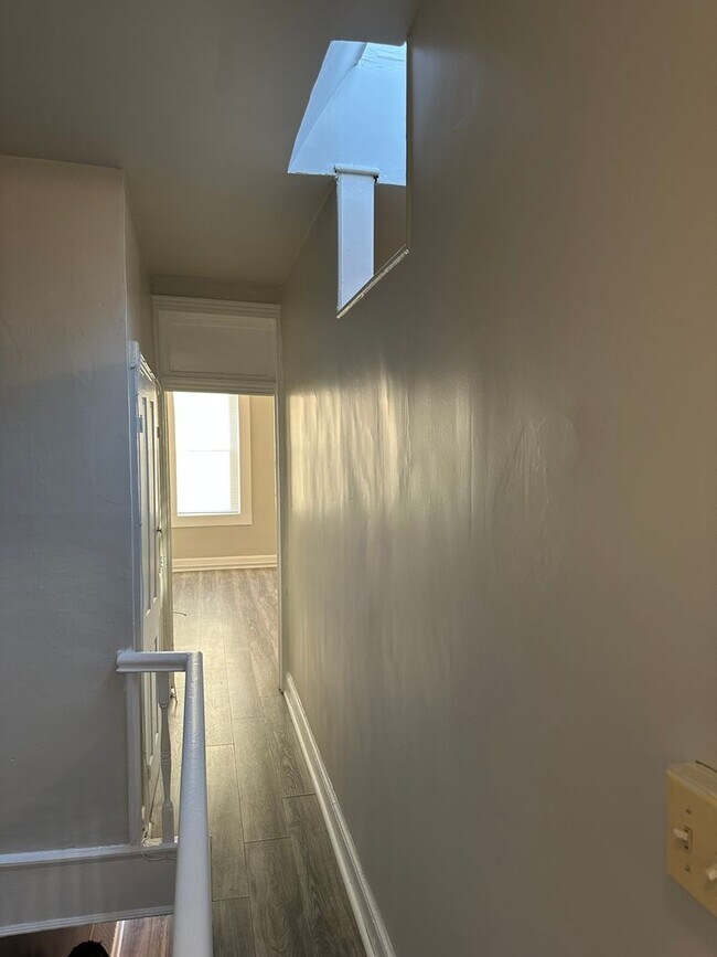 Building Photo - Spacious East Baltimore Home for Rent! Cen...