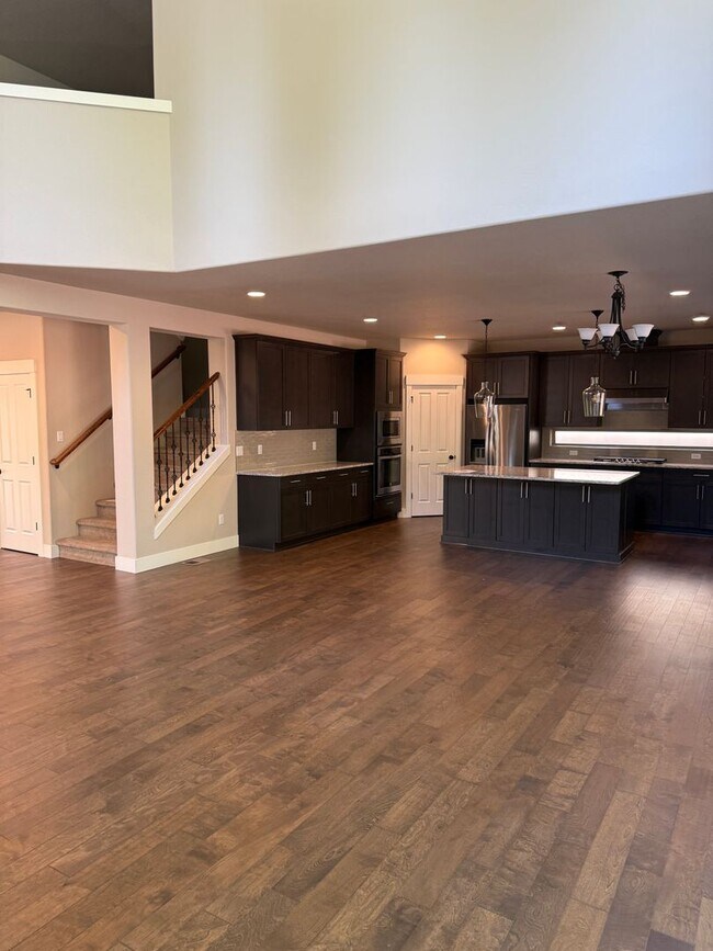 Building Photo - Single Family Home
