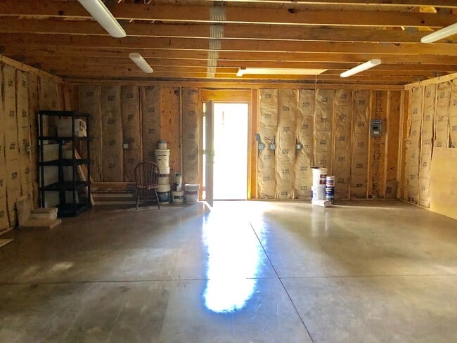 Building Photo - Cleveland Park Renovation!  Walking Distance to Everything! Jetted Shower - Fully Fenced - Garage...