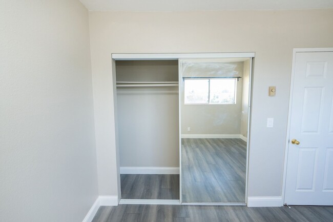 Building Photo - IMPERIAL BEACH / 2 Bedroom 1 bath  / $2400...