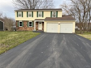 Building Photo - 10 Echodale Ave