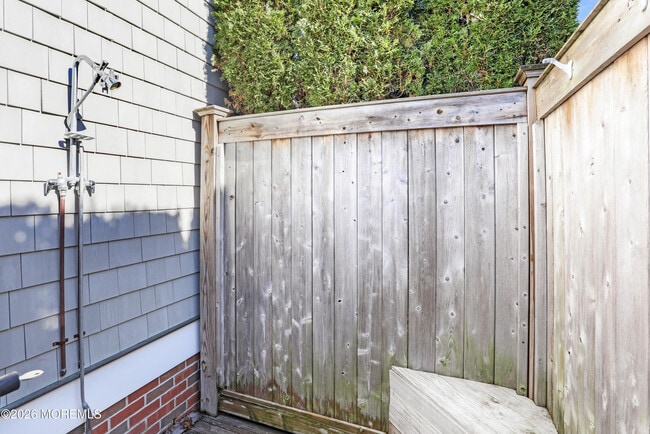 Building Photo - 101 Tuttle Ave