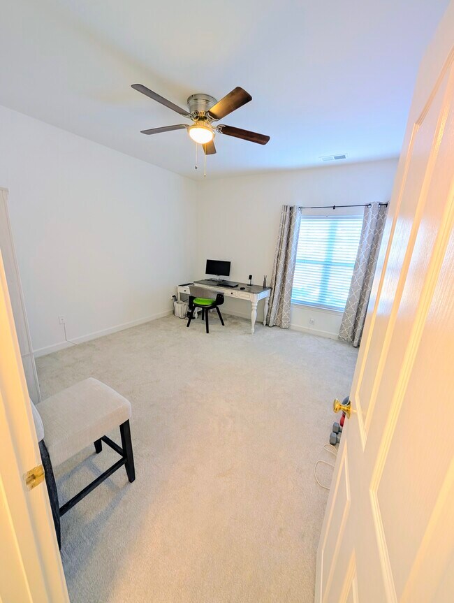 Building Photo - 17168 Red Feather Dr
