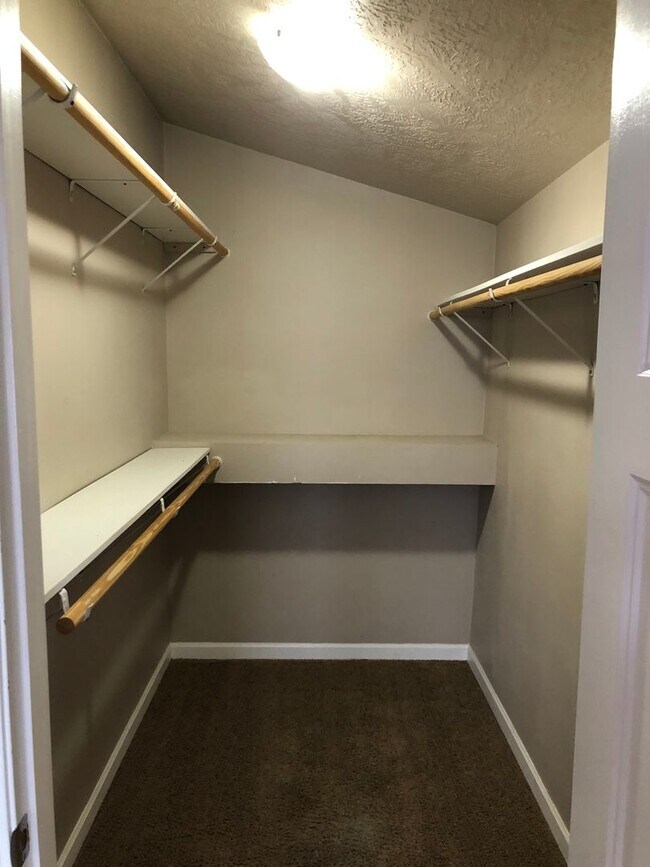 Building Photo - 819 S Main Ave