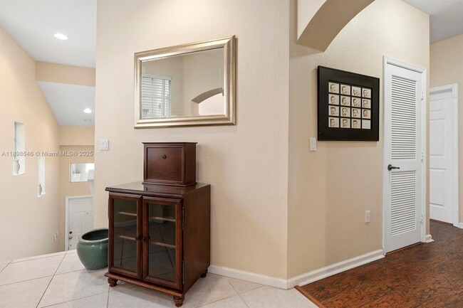 Building Photo - 7550 SW Herrington Ln