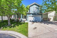 Building Photo - $2,150 - 4 Bed,2.5 Bathroom Home  in Color...