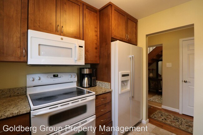 Building Photo - 2 br, 1 bath House - 3800 39th Street NW #...