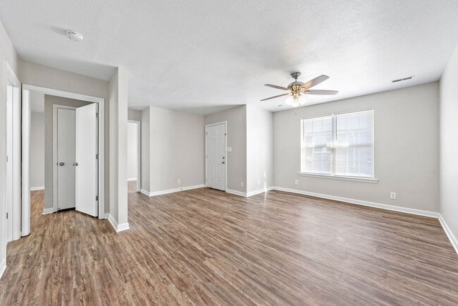 Building Photo - Lexington Drive -209