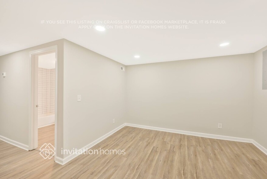 Building Photo - 4856 Torbay Dr