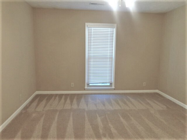 Building Photo - 7303 Clearview Dr
