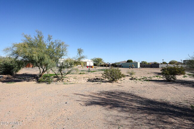 Building Photo - 15225 W Frontier Dr