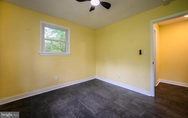 Building Photo - 6007 Bradley Ln