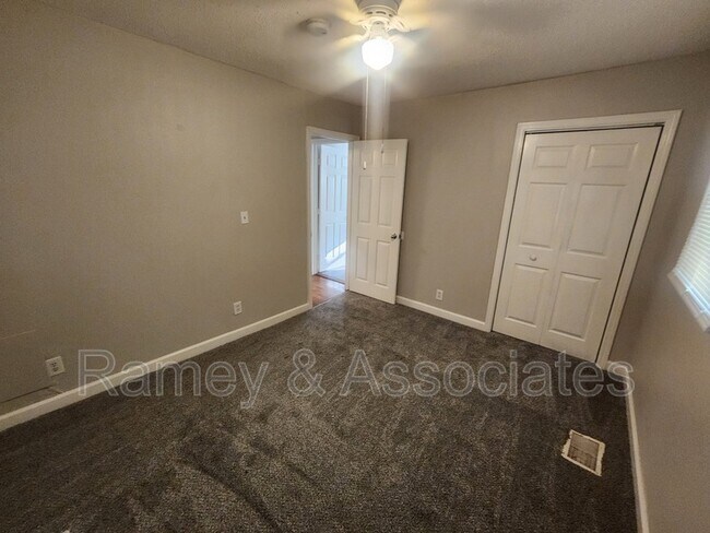 Building Photo - 3022 Betty Ln