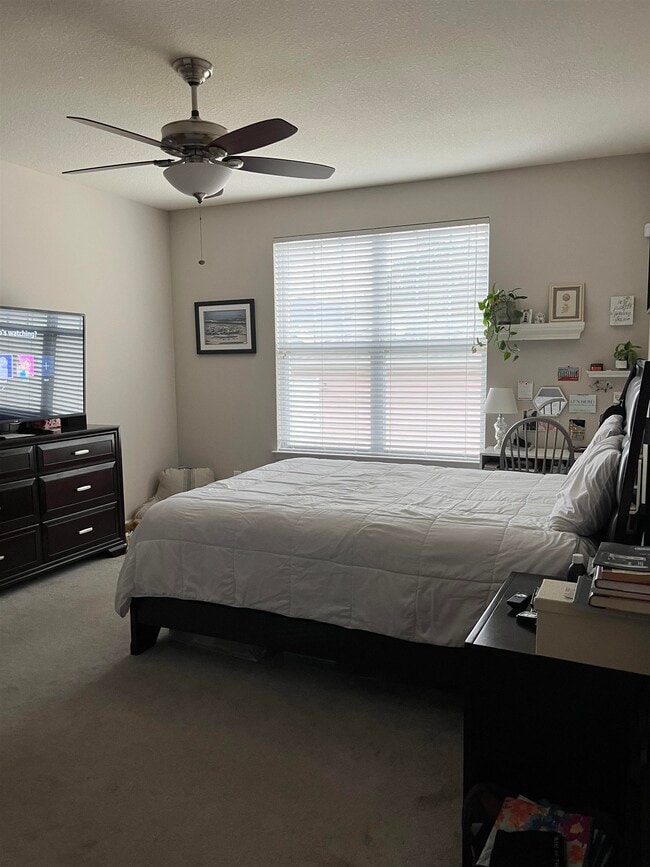 Building Photo - 2476 Lantana Ln