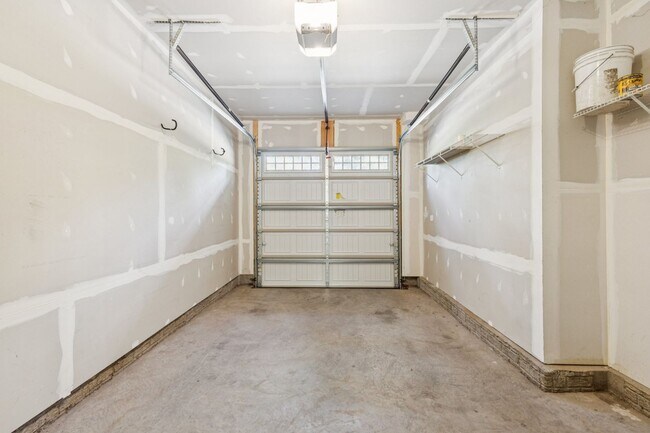 Building Photo - Welcome to this stunning 3-bedroom, 2.5-ba...