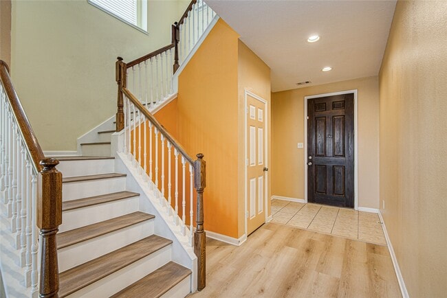 Building Photo - 4814 Mint Trails